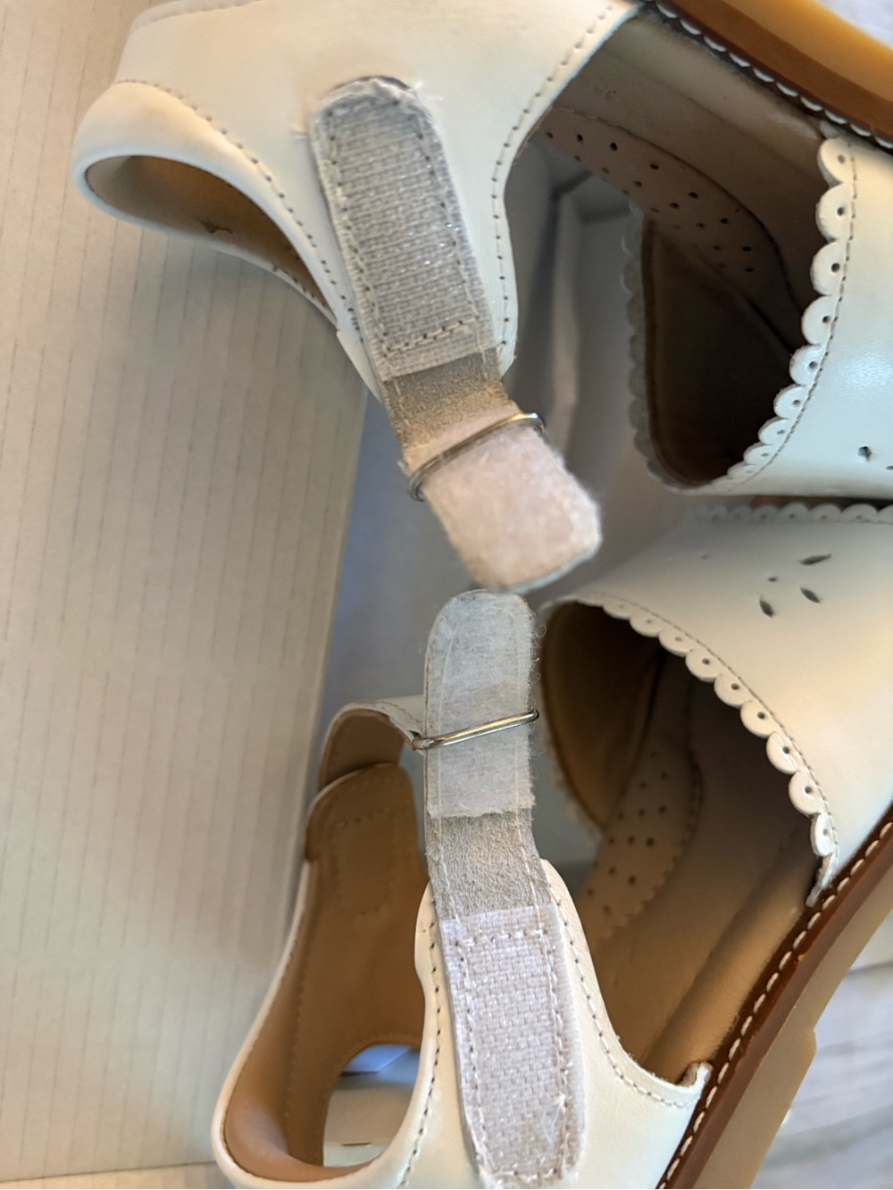 Elephantito White Scalloped Leather Sandals Girls Size 11 - Picture 8 of 9